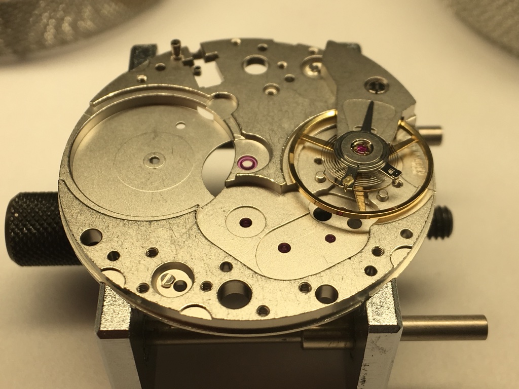Atelier Parisien d'Horlogerie - Action du cliquet pour désarmer le ressort de barillet